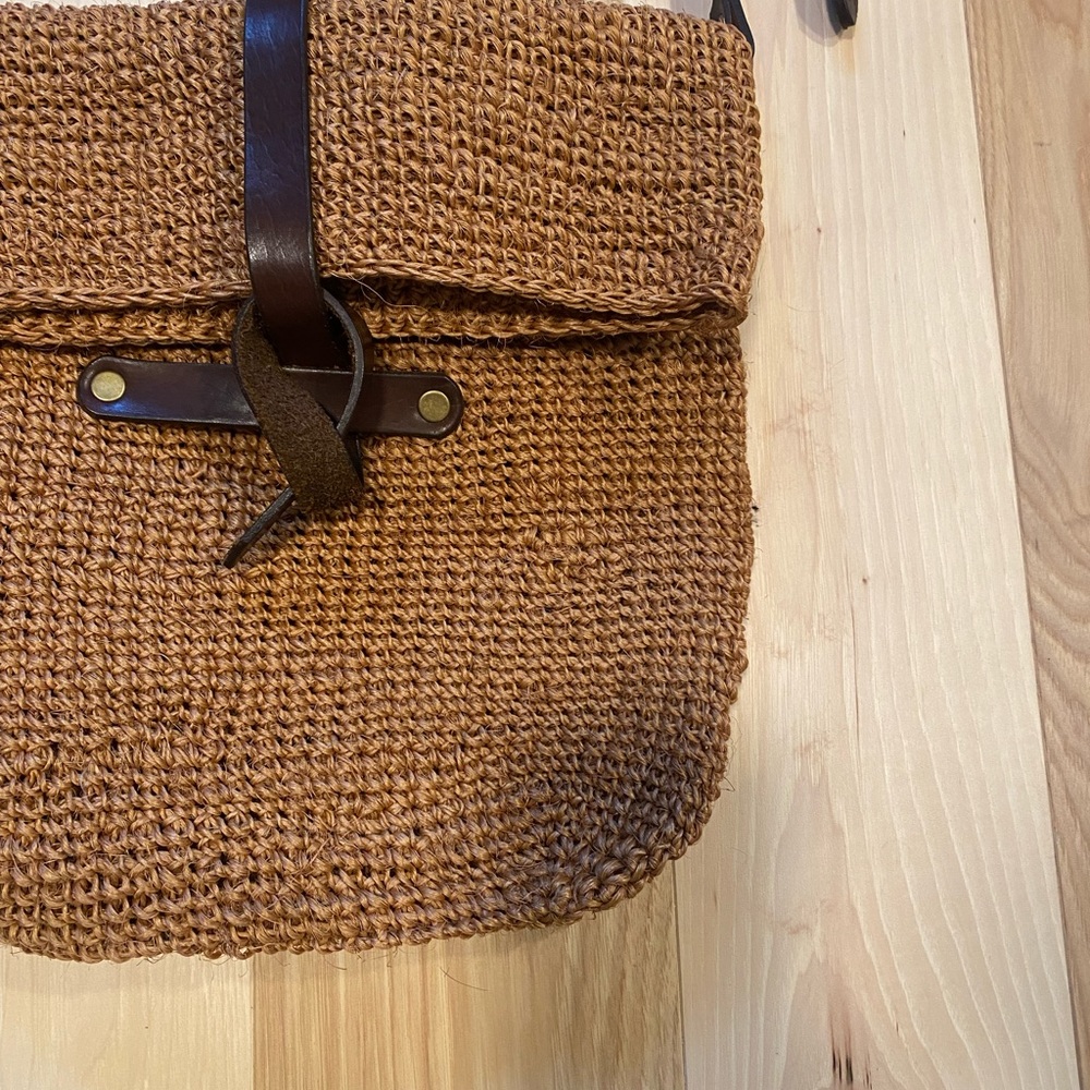 Made by Minga Carmen Crossbody